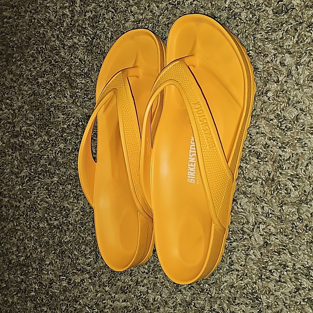 Womens sz 41 (10-10.5) Bright Orange Birkenstock sandals. Great Condition